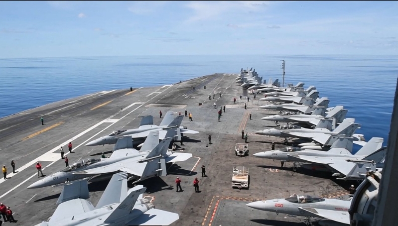 美国已经紧急调派航空母舰“尼米兹号”从南海航向中东。